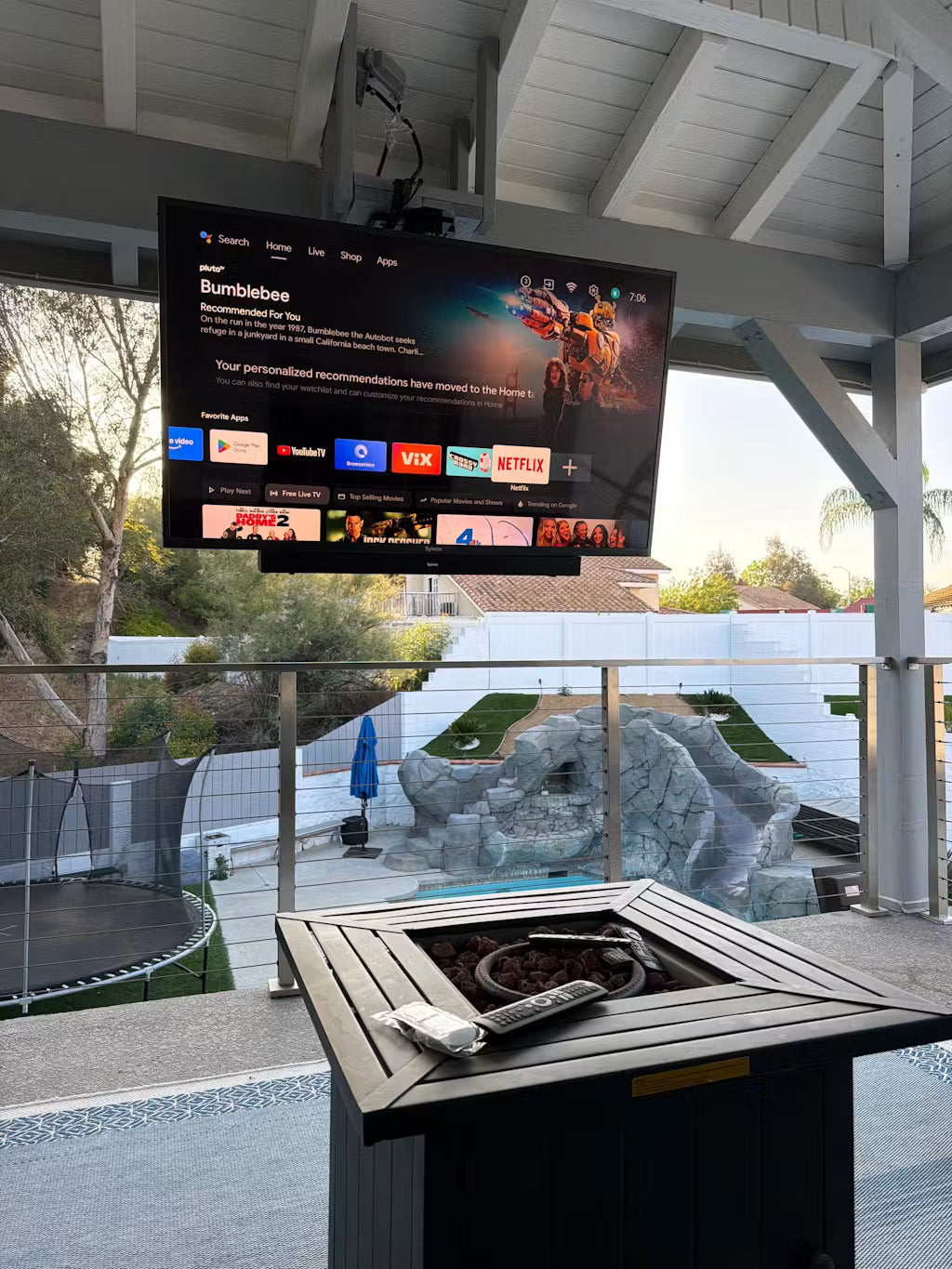 SMART Google TV Extérieur Étanche 43’’ (109 cm) 4K UHD – Deck Pro 3.0
